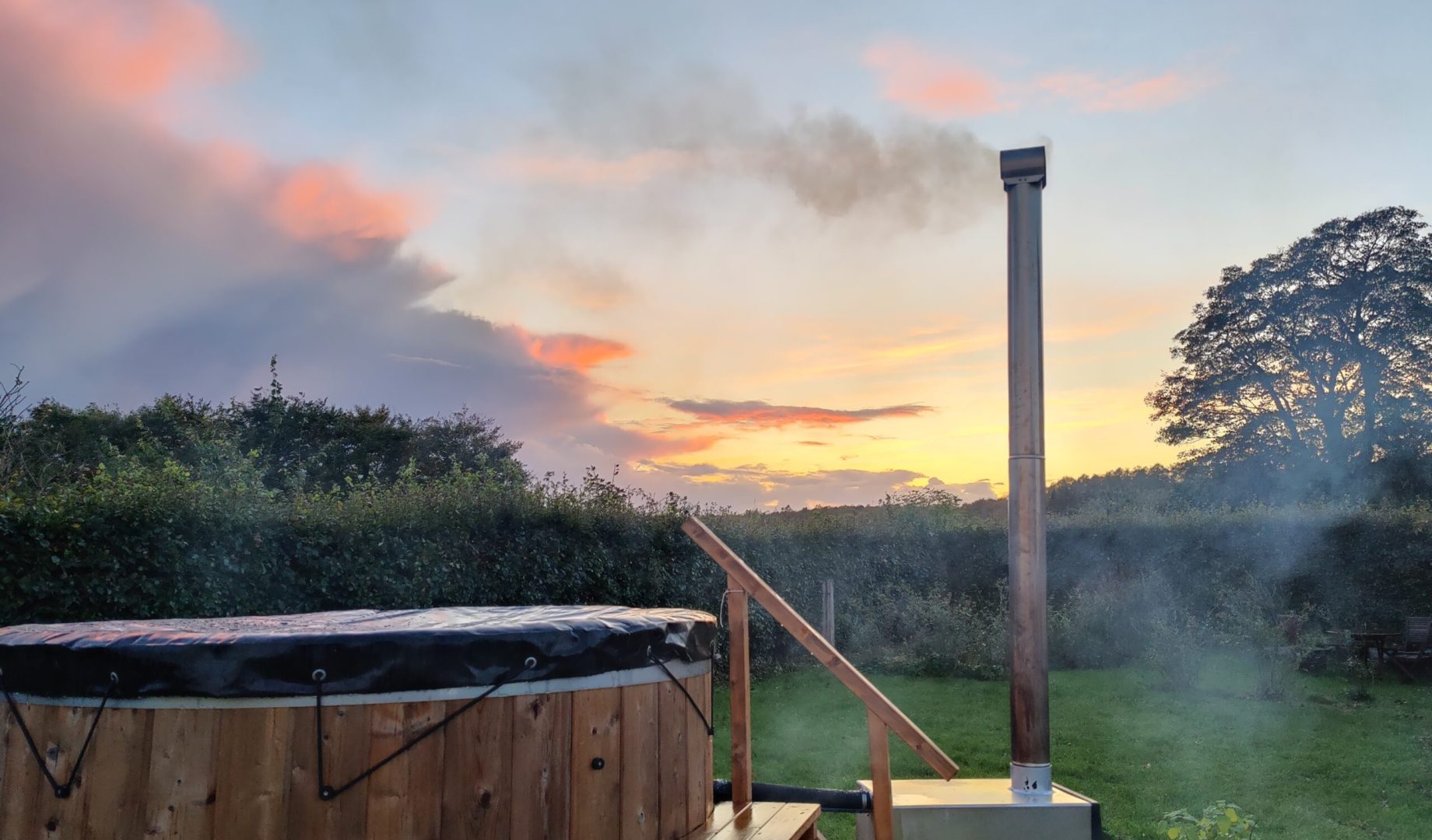 Vildmarksbad hos Under Canvas Bornholm